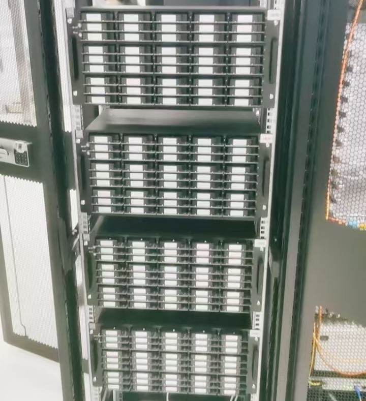 服务器机柜图片 服务器机柜图片